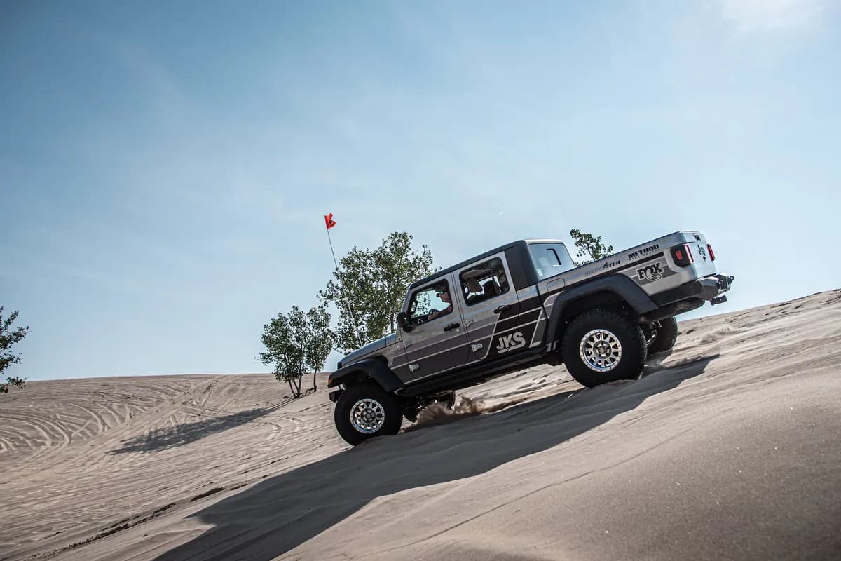 20c Jeep Gladiator JT 3.5 Front 2 Rear Lift Kit Jkrawl Fox 2.5 Performa