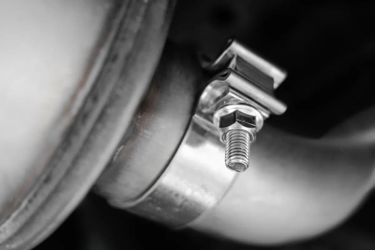 Armor Lite Cat Back Exhaust System; 3 in.; Incl. Front Pipe/Muffler/Tailpipe/Hardware/4 in. OD Tip; Single Side Exit; Aluminized;