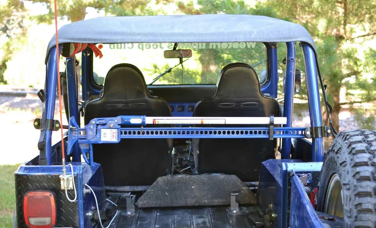 SteinjÃ¤ger Recovery and Towing Wrangler YJ 1987-1995 High Lift Jack Mount Roll Bar Bare