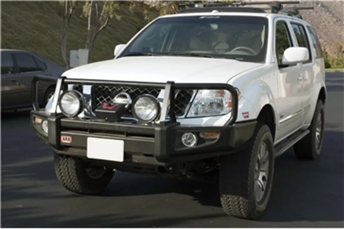 ARB Deluxe Bar Nissan Frontier 05-08 & Pathfinder 05-07 (3438260)