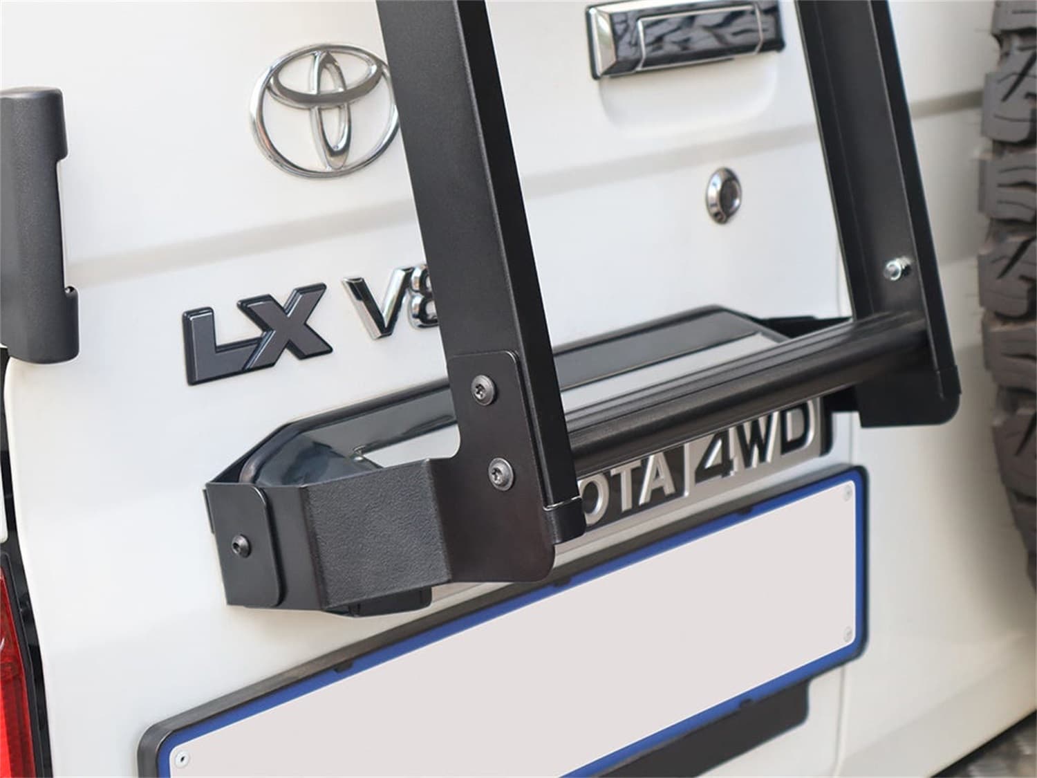Toyota Land Cruiser 76 Ladder product image
