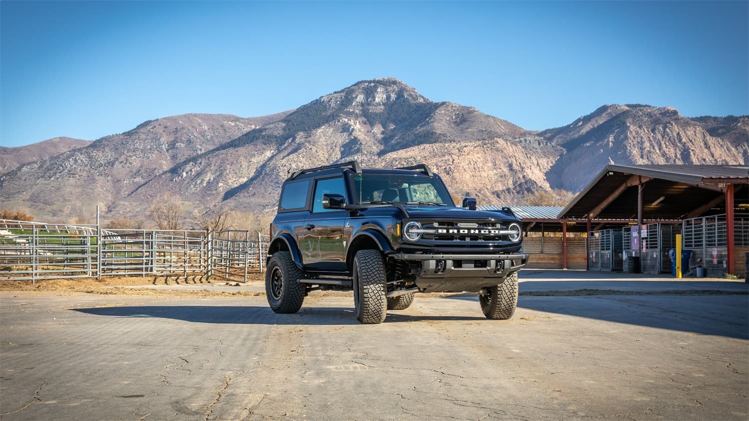 4ft. SST Lift w/Upper Control Arms and High-Angle Ball Joints (Does NOT fit Sasquatch Package equipped vehicles; Badlands; Wildtraks; First Edition or Bronco Sport) product image