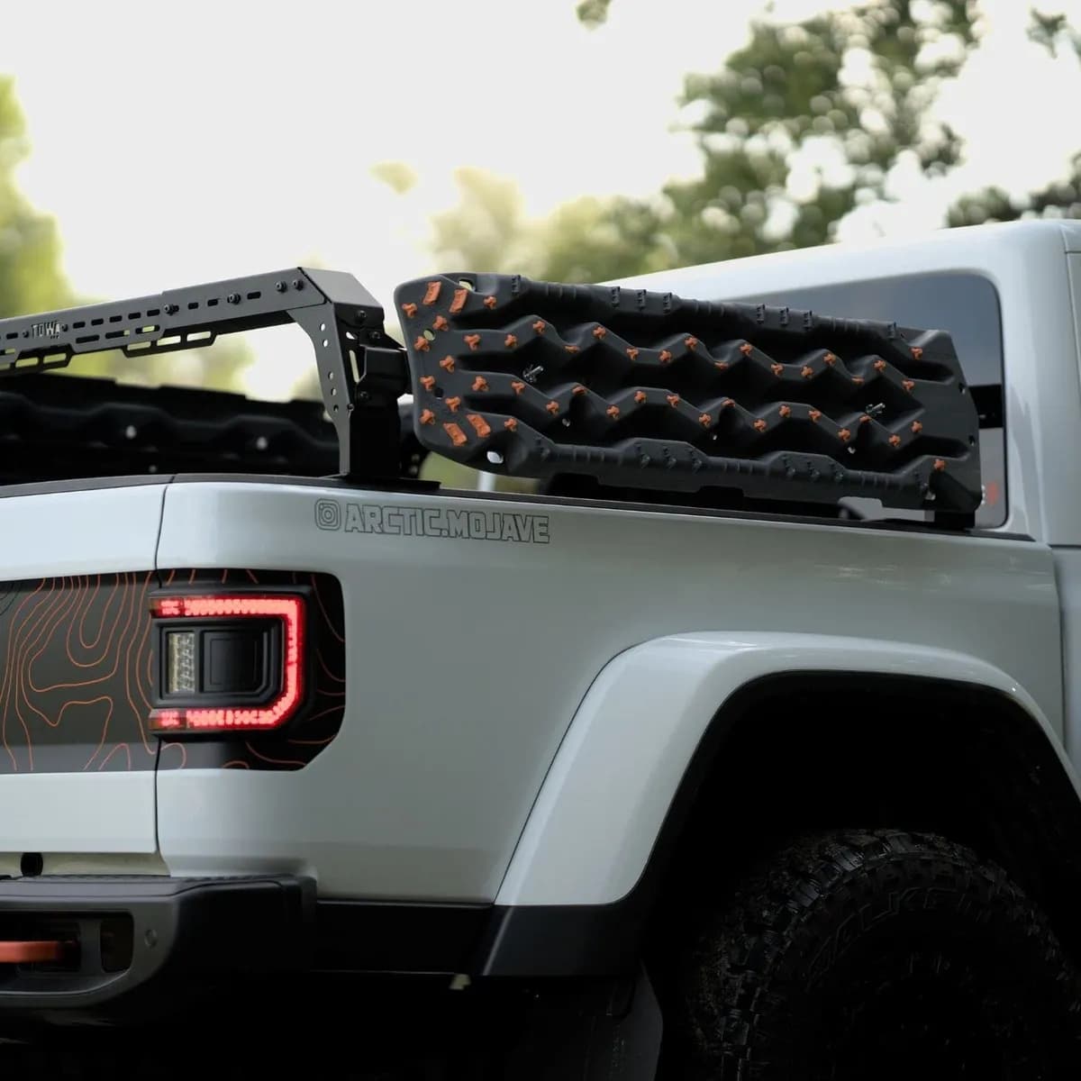 19c Jeep Gladiator Tuwa Pro Shiprock Midheight Rack