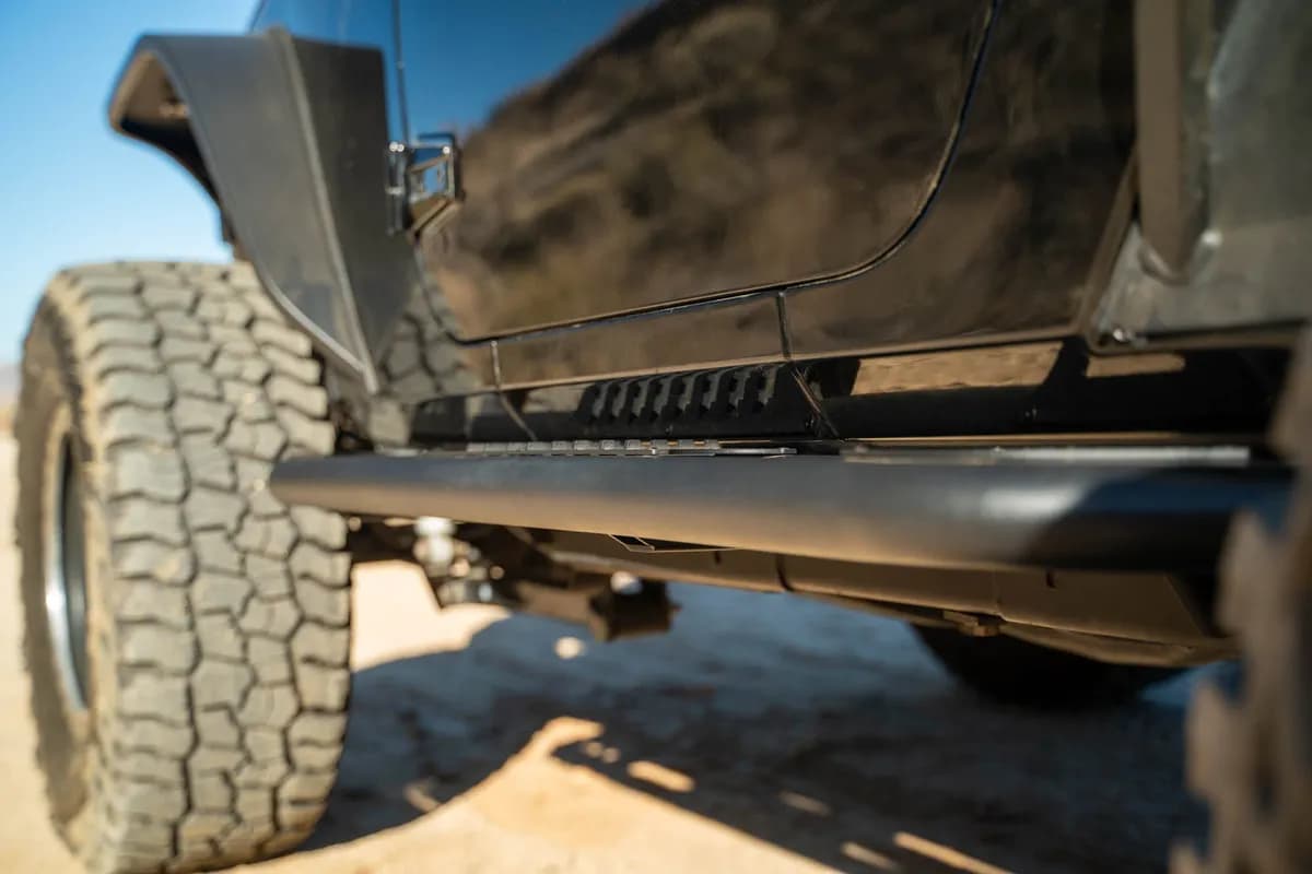 2007-2018 Jeep Wrangler JK | OE Plus Side Steps